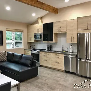 Сasa de vacaciones New Contemporary In Hills 